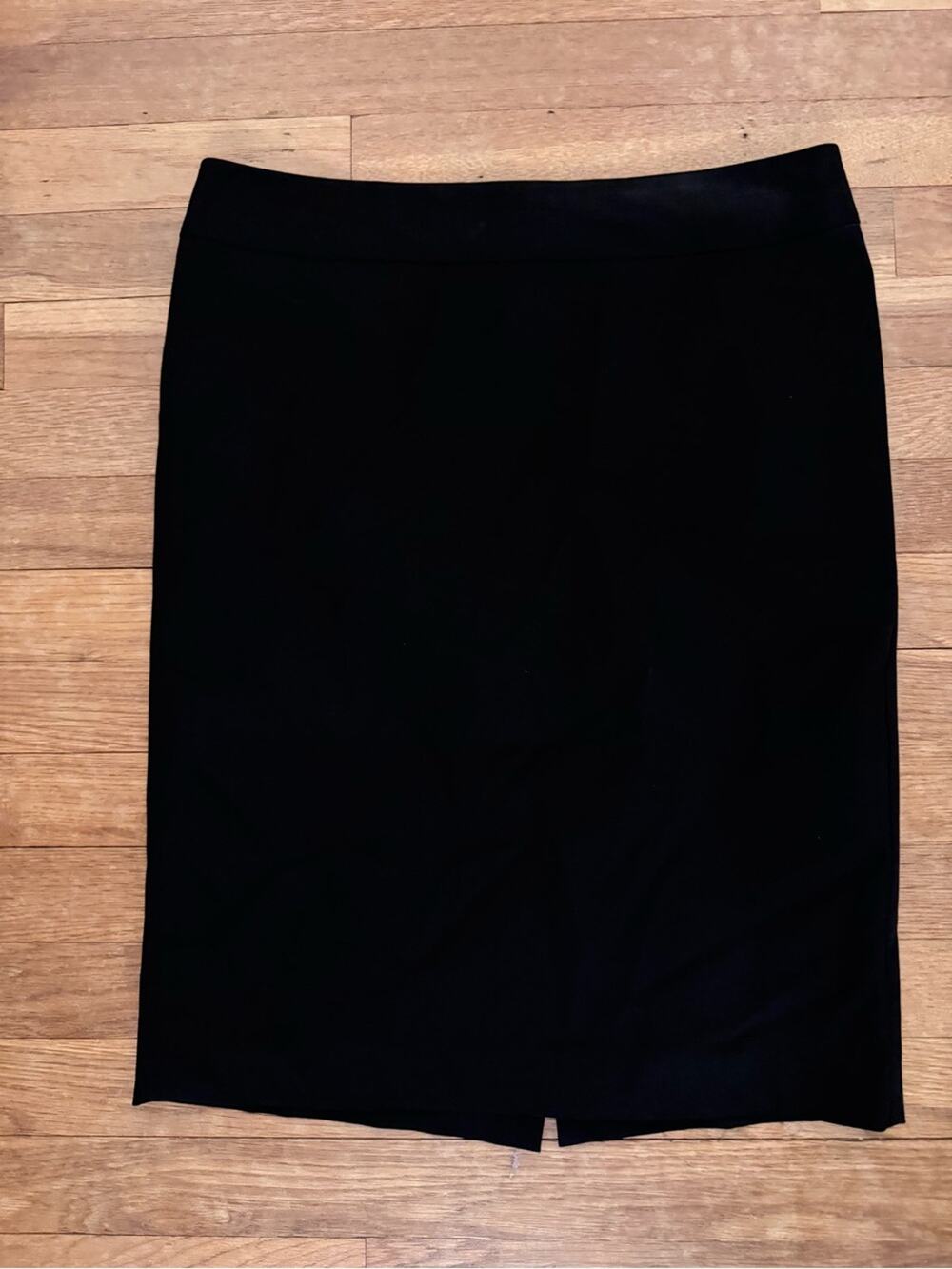 Ann Taylor Factory Women's Black Knee Length Pencil Skirt - Size 6
 b94